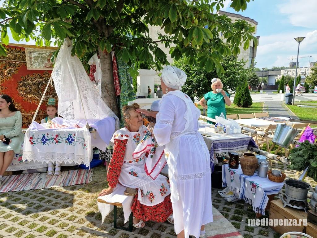 Жители Пензы возмущены многомиллионными тратами на фестиваль «Абашевские узоры» Жители Пензы возмущены многомиллионными тратами на фестиваль «Абашевские узоры»