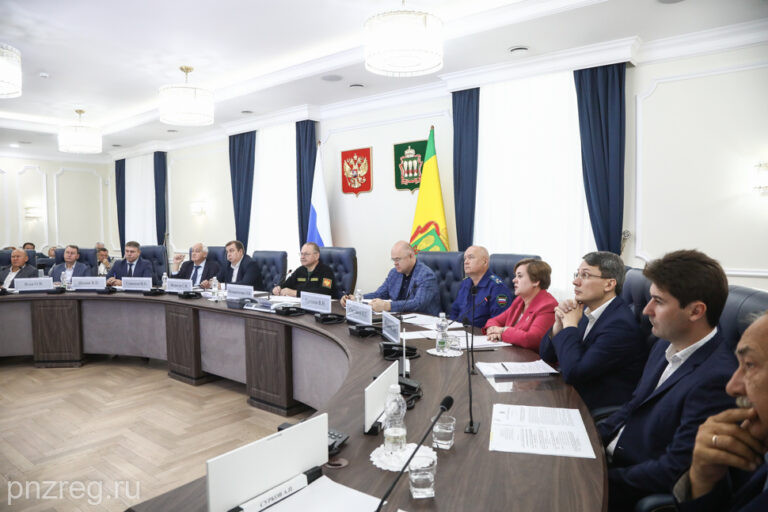 В пензенском правительстве обсудили сроки готовности школ после капремонта
