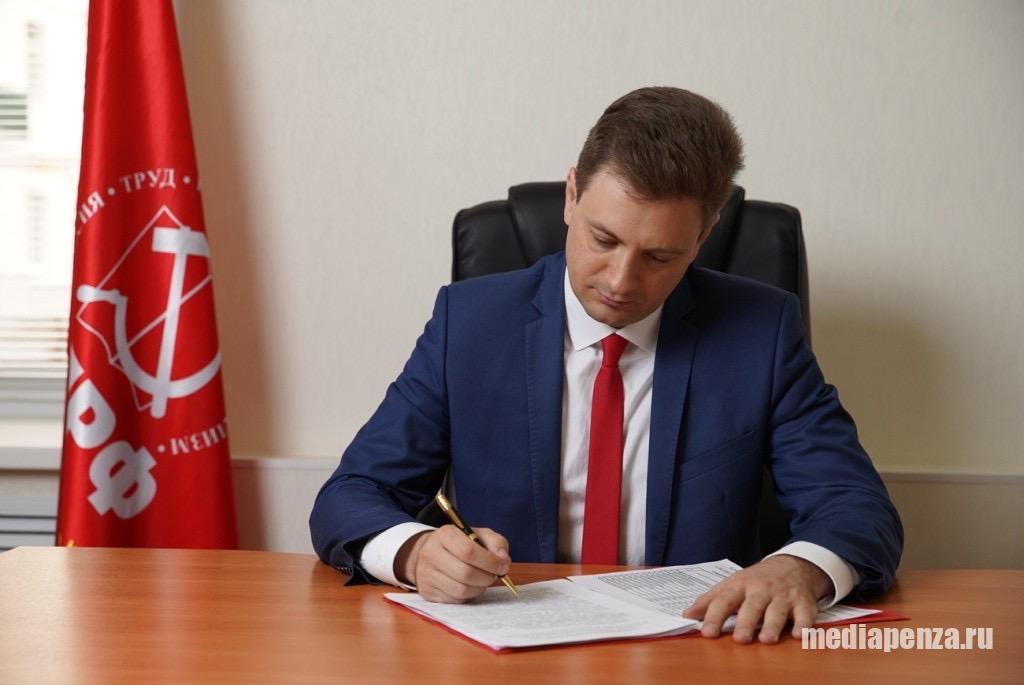 Депутат Госдумы Георгий Камнев предложил ужесточить наказание за мошенничество в отношении ветеранов боевых действий и участников СВО