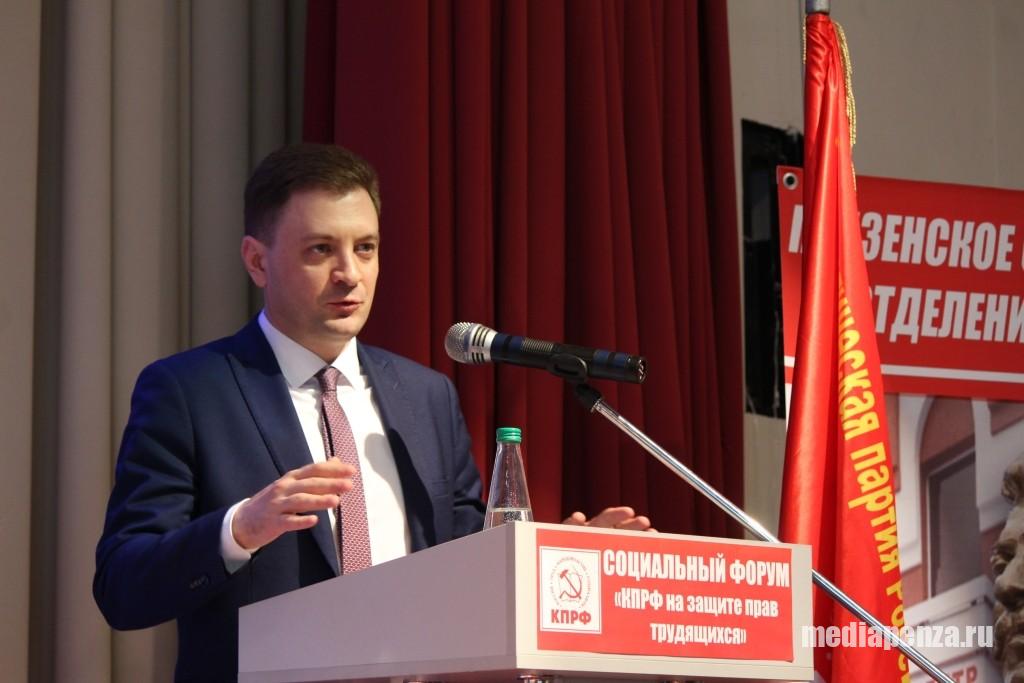 Депутат Госдумы от Пензенской области Георгий Камнев призвал ввести в России шестичасовой рабочий день
