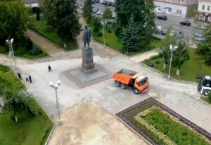 Губернатор поручил заменить плитку в сквере им. В.Г. Белинского на асфальт