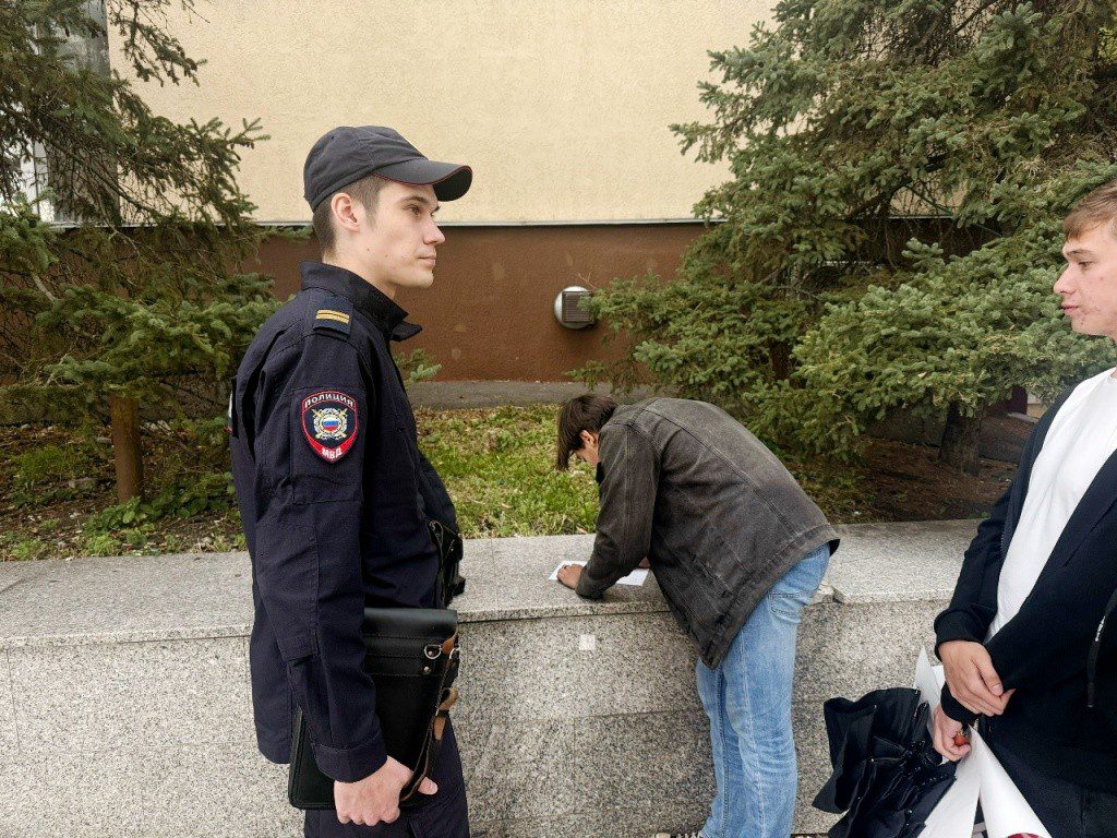 В центре Пензы неизвестные напали на активистов КПРФ во время пикета против преследования коммунистов