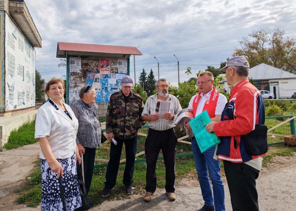 Первый секретарь обкома КПРФ Олег Шаляпин встретился с жителями Кузнецка, Малой Сердобы и Сосновоборска