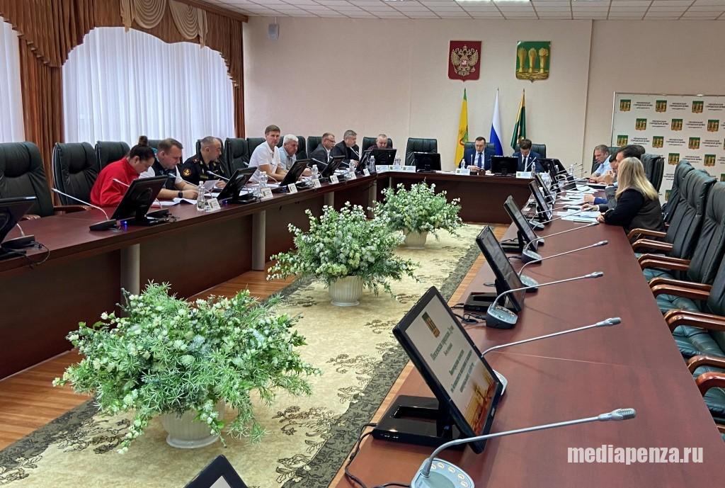 «Выборы закончились, начались подарочки». Депутаты планируют вновь попросить губернатора поднять тариф на воду выше нормы