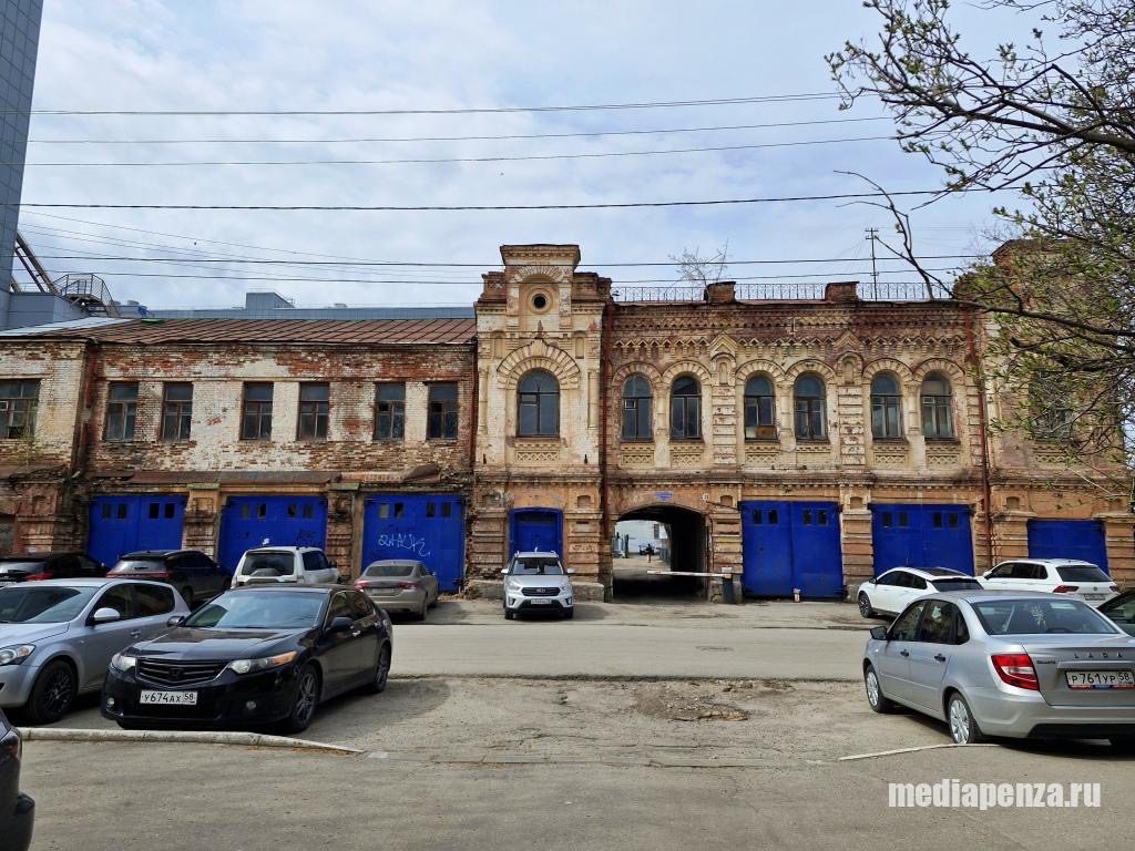 Здание бывшей пожарной части на улице Гладкова выставят на продажу