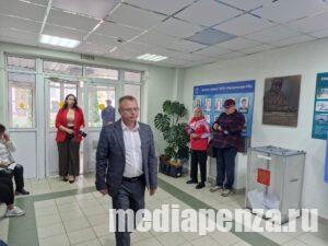 Кандидат в губернаторы Пензенской области от КПРФ Олег Шаляпин проголосовал на выборах Кандидат в губернаторы Пензенской области от КПРФ Олег Шаляпин проголосовал на выборах