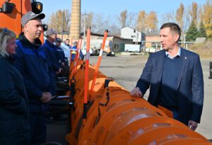 Мэр Пензы оценил готовность коммунальной техники к зиме Мэр Пензы оценил готовность коммунальной техники к зиме