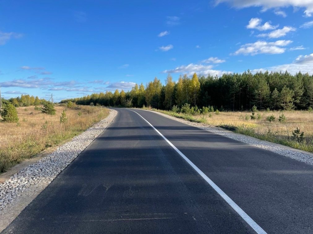 В Камешкирском районе отремонтировали дорогу к райцентру